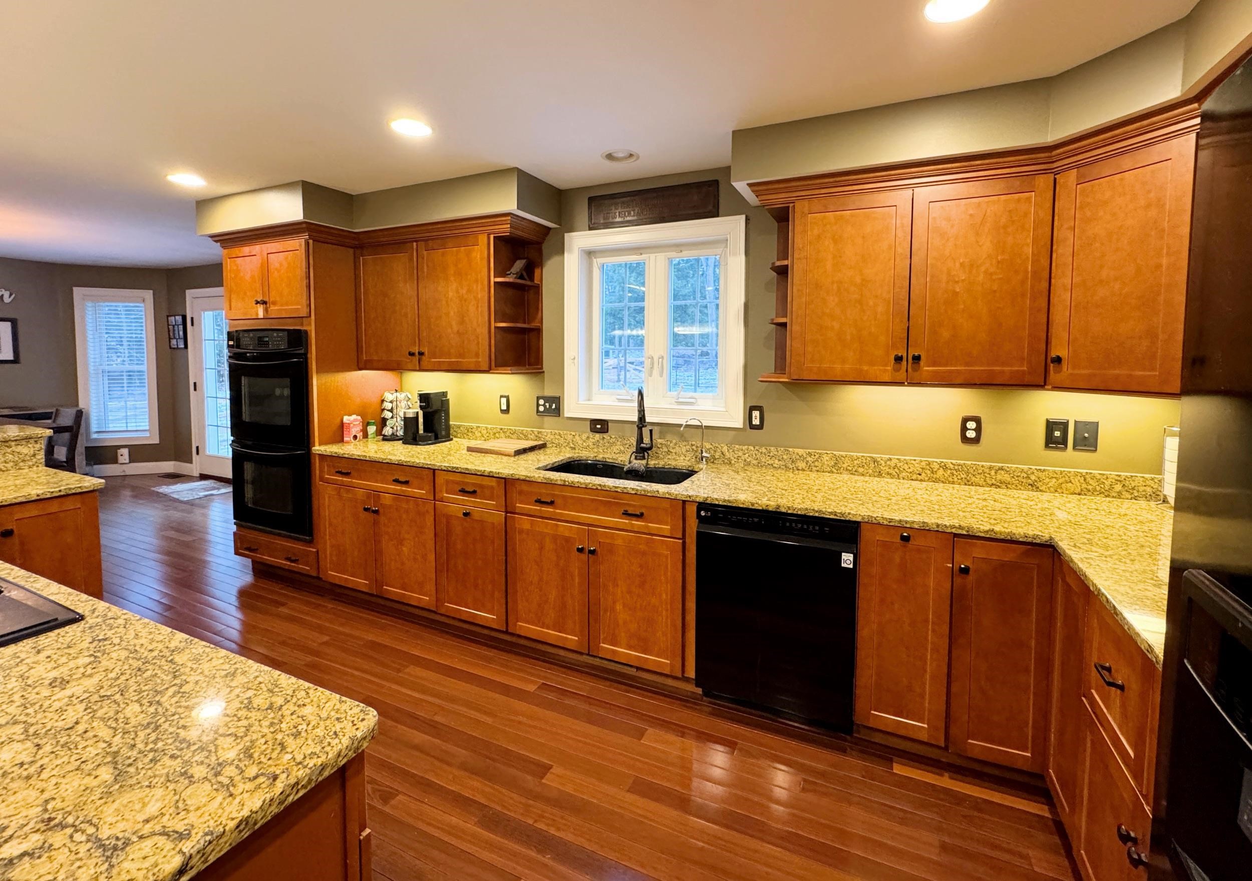 277 Swamp Road Epsom, NH 03234 - Photo 8 of 59