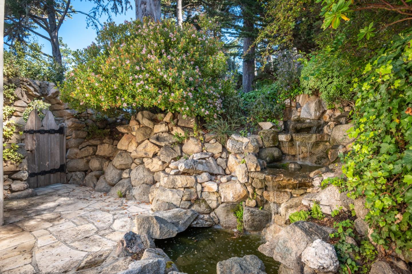 176 Spindrift Road Carmel, CA 93923 - Photo 4 of 36 Gallery Image 4