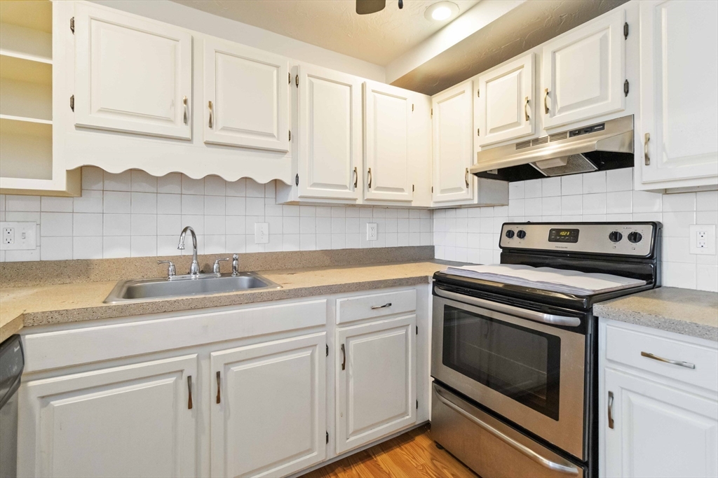 55 Tinson Road, Unit 4 Quincy, MA 02169 - Photo 12 of 39 Gallery Image 12