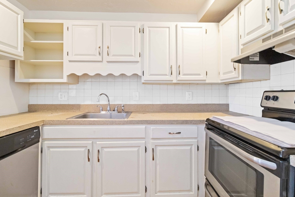 55 Tinson Road, Unit 4 Quincy, MA 02169 - Photo 13 of 39 Gallery Image 13