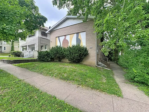 $135,000 | 1038 20th Street, Rock Island, IL 61201