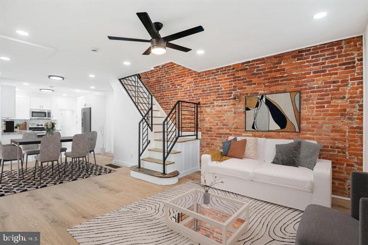 921 South Alden Street Philadelphia, PA 19143 - Photo 3 of 28