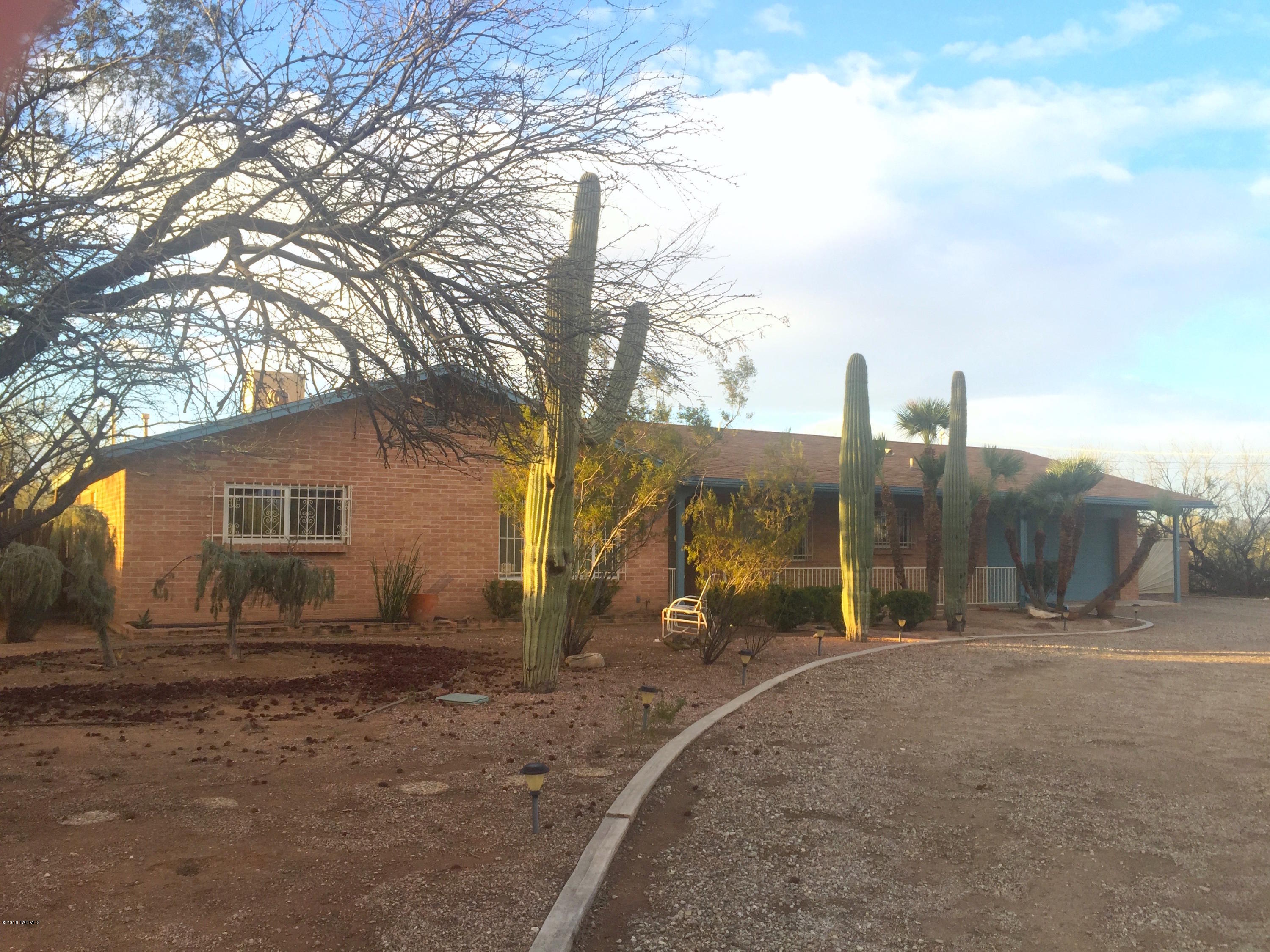 1502 East Greenlee Road Tucson, AZ 85719 - Photo 1 of 16