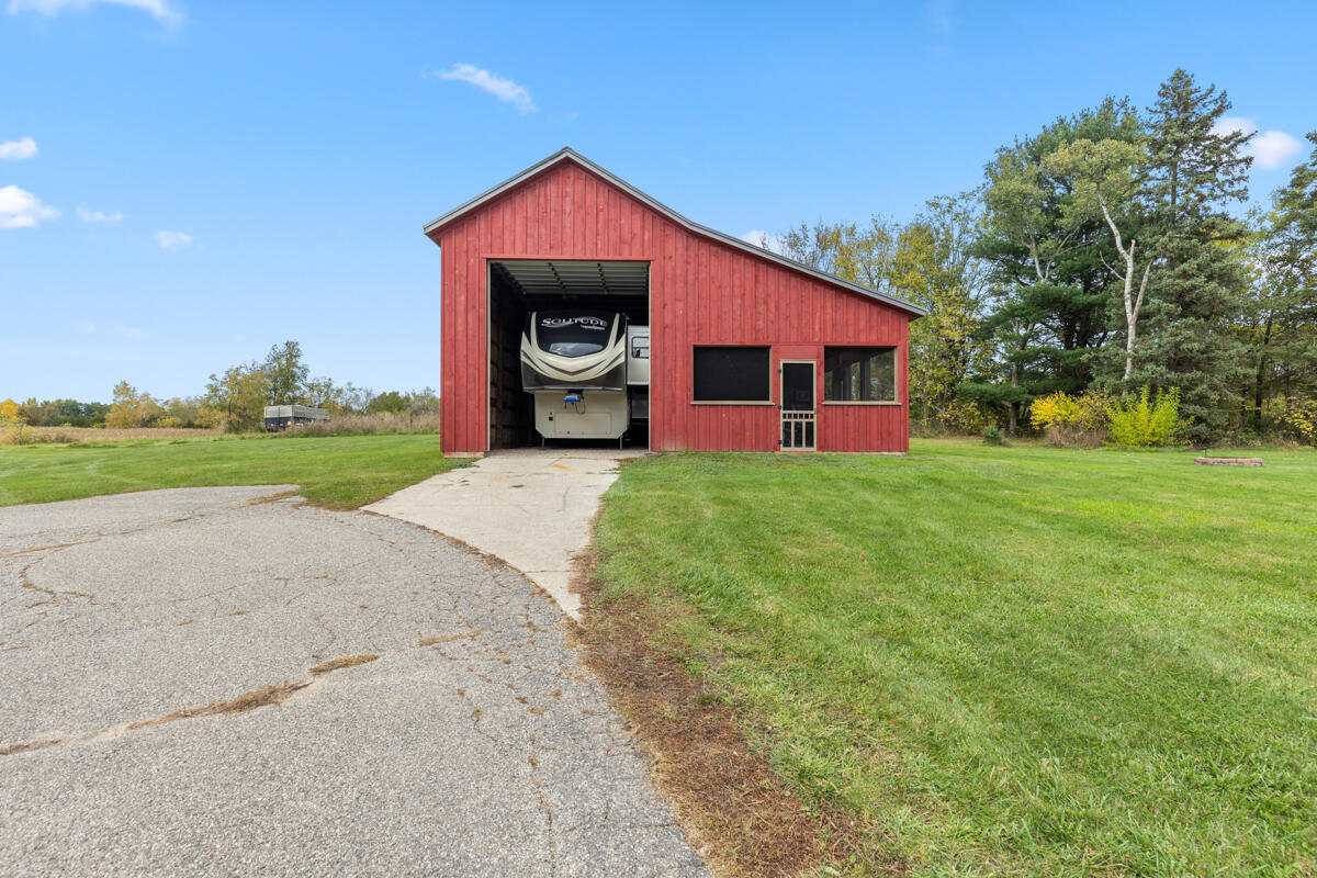 11854 Belding Road Belding, MI 48809 - Photo 38 of 44