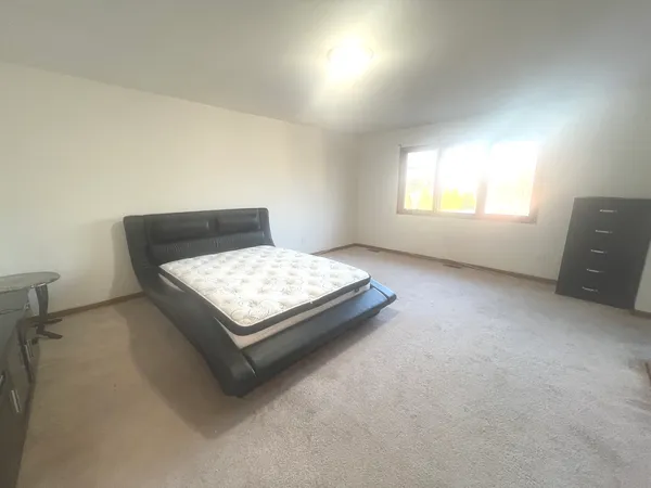 $399,900 | 14913 Sheila Court, Oak Forest, IL 60452