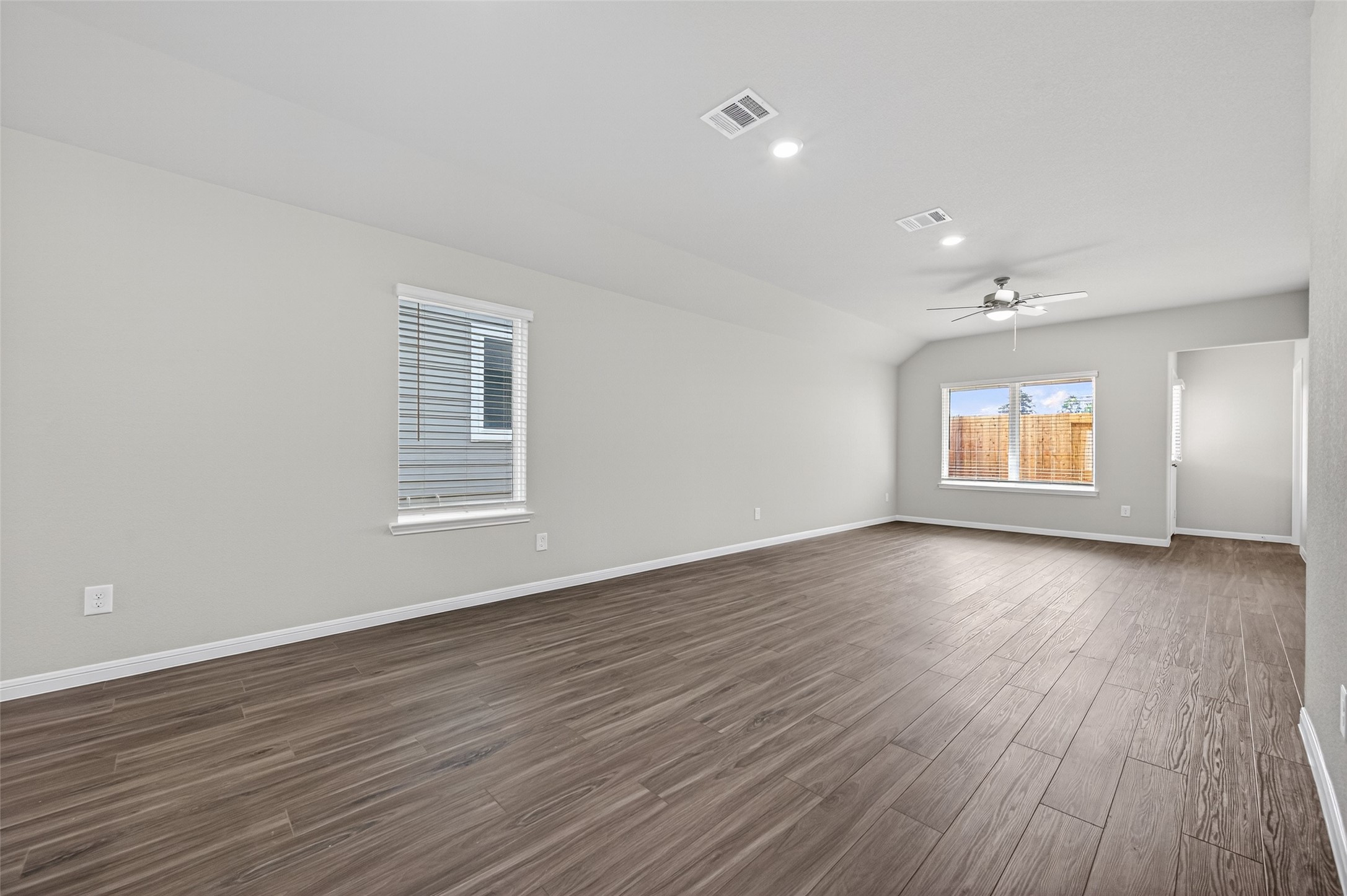 9247 Grace Rdg Drive Willis, TX 77318 - Photo 12 of 34