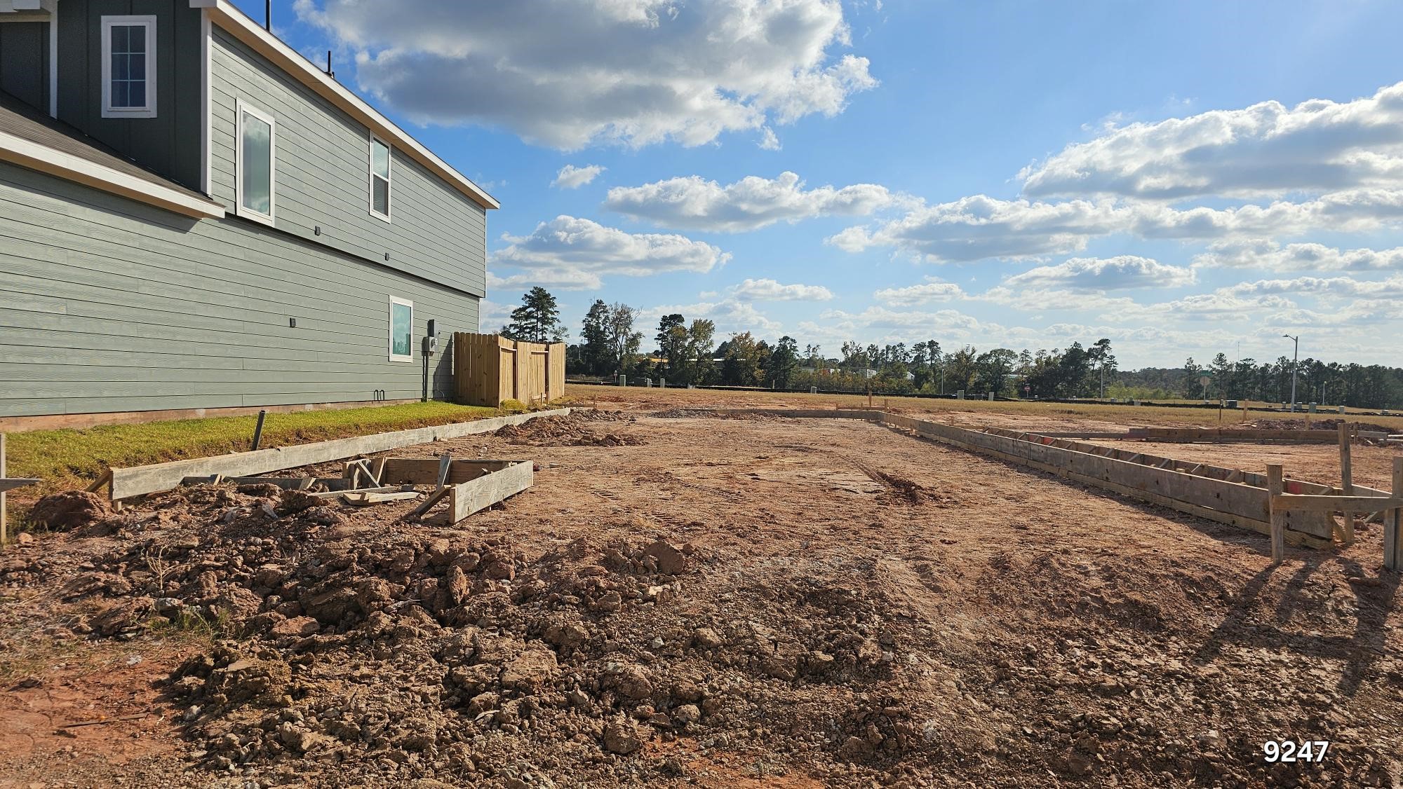 9247 Grace Rdg Drive Willis, TX 77318 - Photo 2 of 29