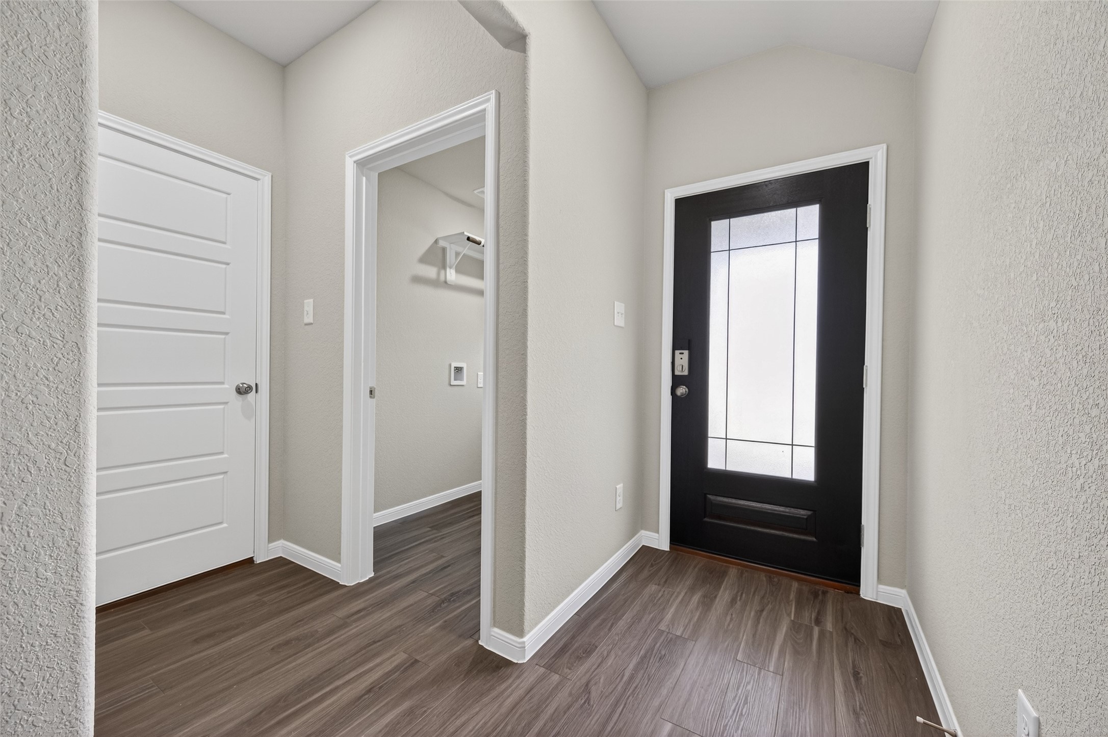 9247 Grace Rdg Drive Willis, TX 77318 - Photo 4 of 34