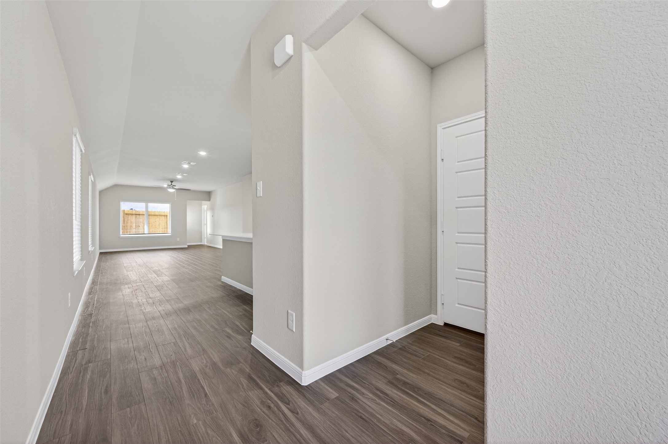 9247 Grace Rdg Drive Willis, TX 77318 - Photo 5 of 34