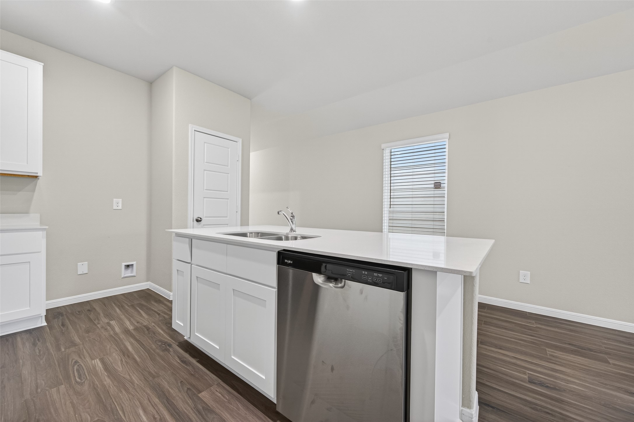 9247 Grace Rdg Drive Willis, TX 77318 - Photo 10 of 34