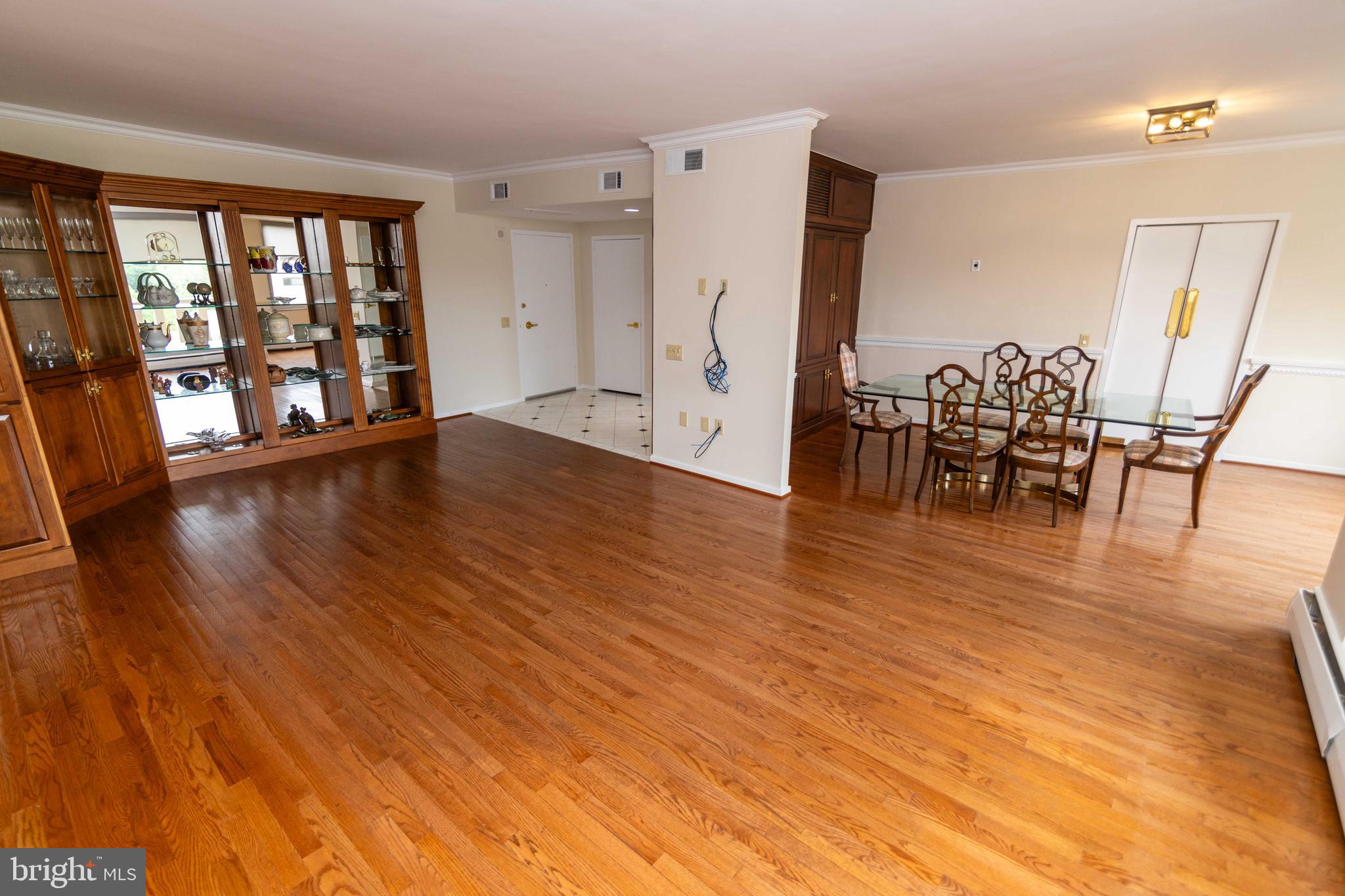 191 Presidential Boulevard, Unit R721722 Bala Cynwyd, PA 19004 - Photo 4 of 37 Open Living Area