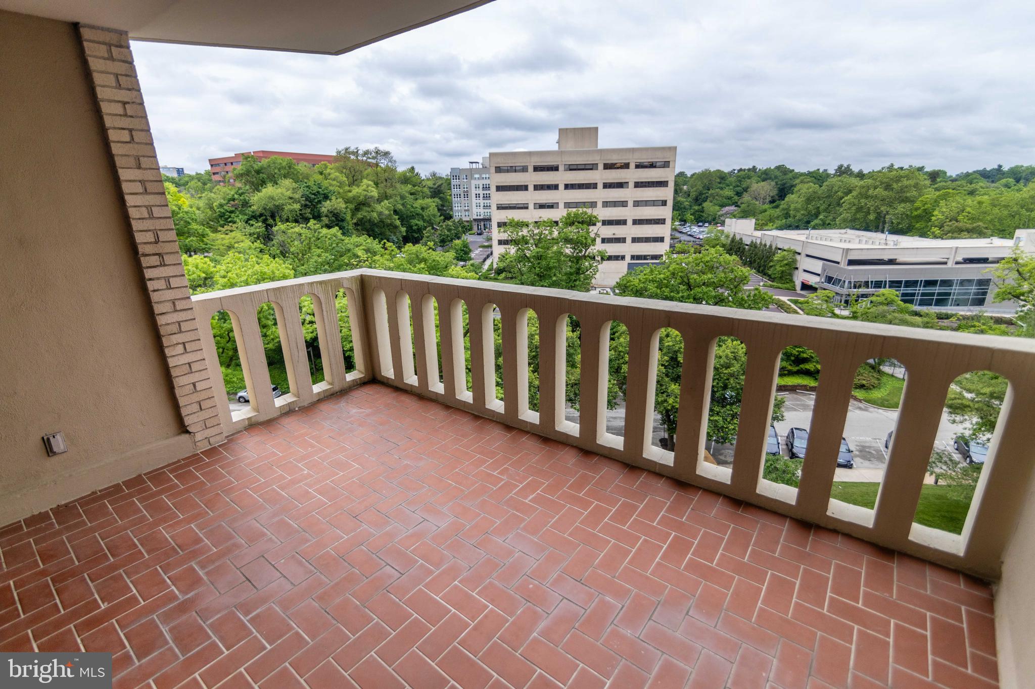 191 Presidential Boulevard, Unit R721722 Bala Cynwyd, PA 19004 - Photo 8 of 37 Large Balcony with Great Views