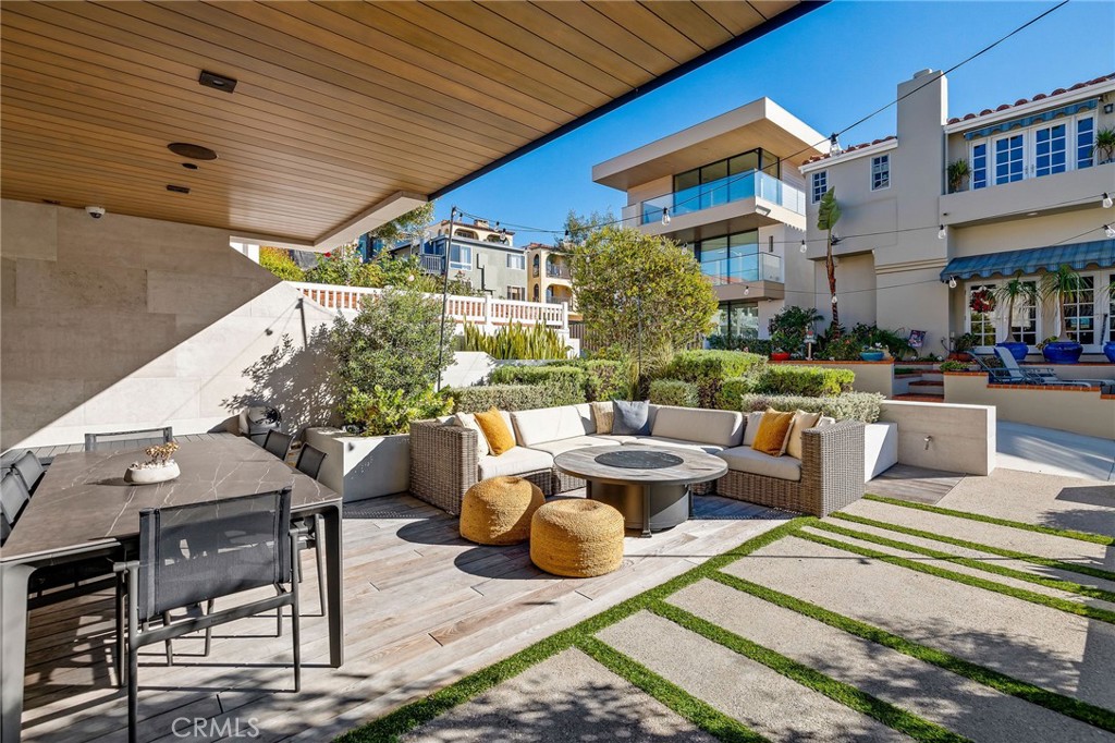 121 25th Street Manhattan Beach, CA 90266 - Photo 57 of 75 a building outdoor space with patio furniture