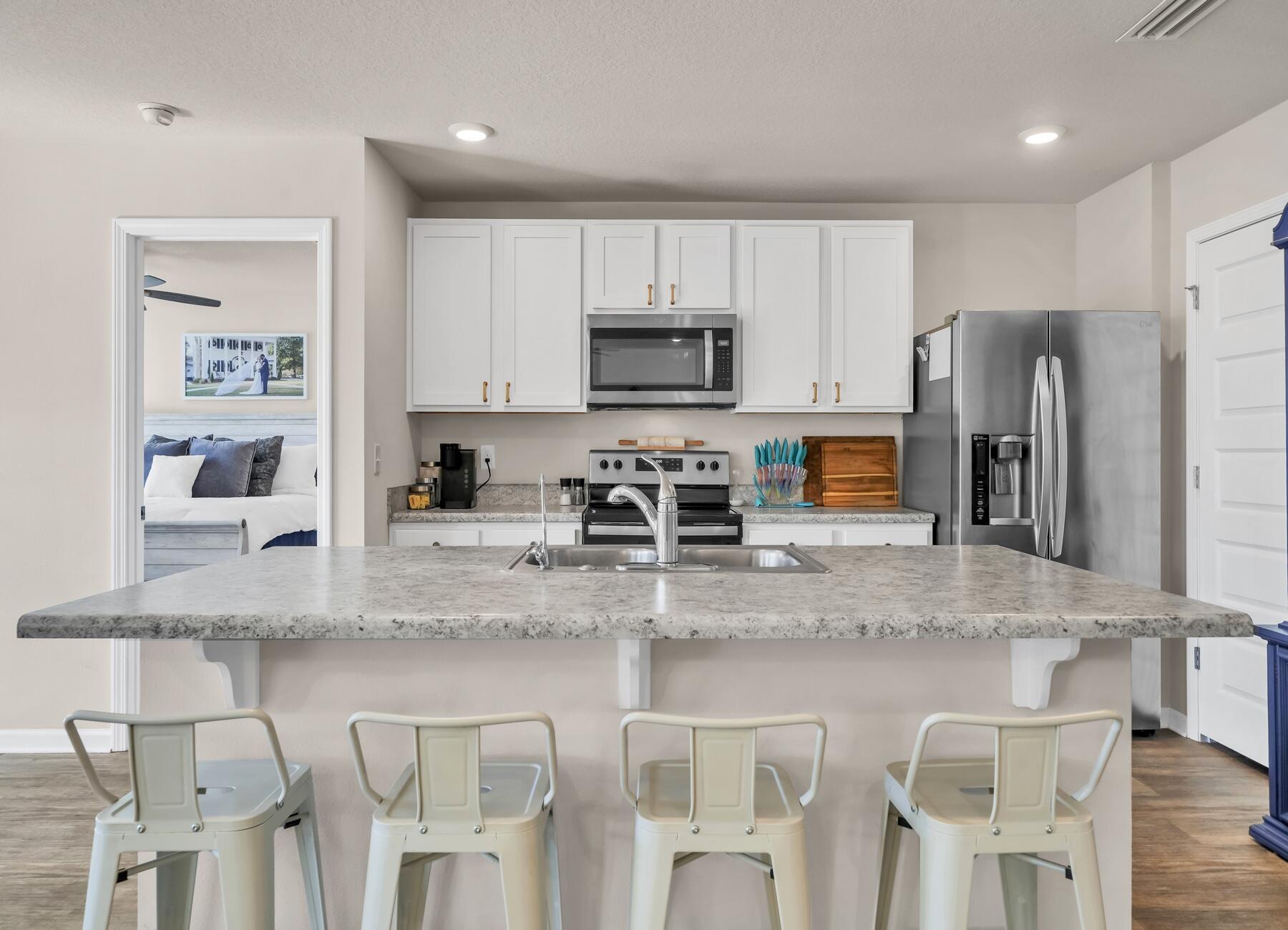 660 Earl Godwin Road Freeport, FL 32439 - Photo 6 of 37 Kitchen