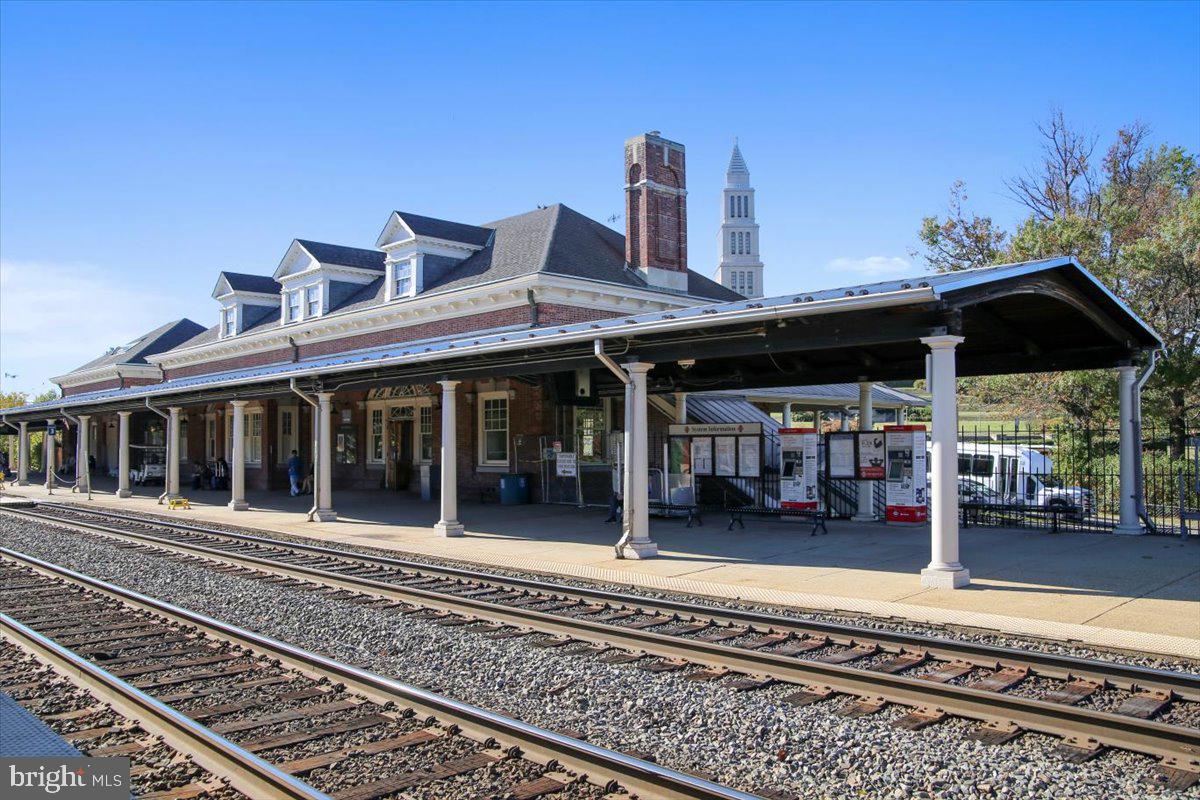3201 Circle Hill Road Alexandria, VA 22305 - Photo 33 of 37 local train station