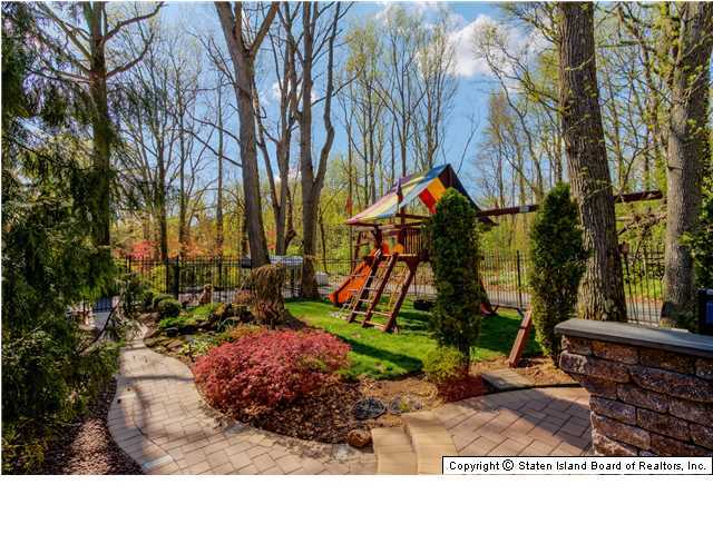 255 London Road Staten Island, NY 10306 - Photo 20 of 20 Additional Photo