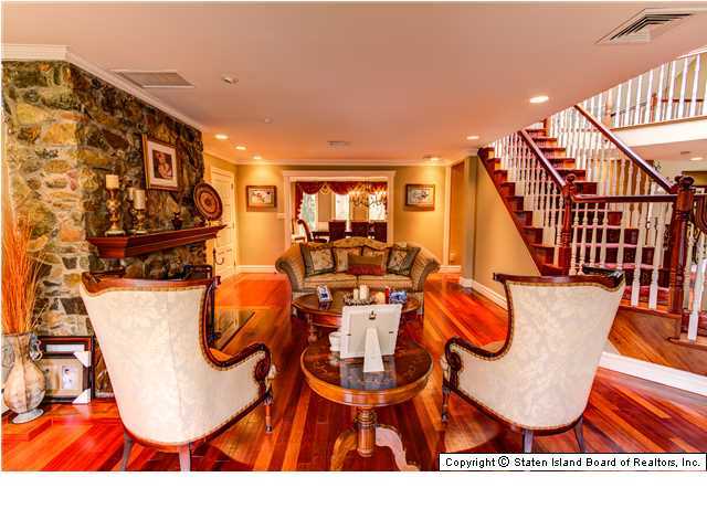 255 London Road Staten Island, NY 10306 - Photo 4 of 20 Additional Photo