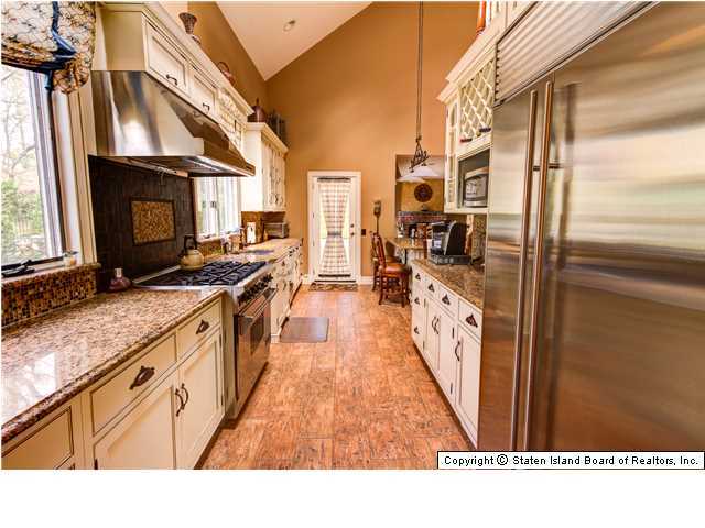 255 London Road Staten Island, NY 10306 - Photo 6 of 20 Additional Photo