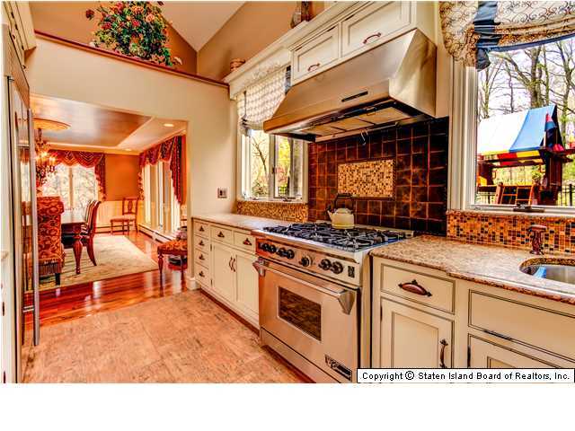 255 London Road Staten Island, NY 10306 - Photo 7 of 20 Additional Photo