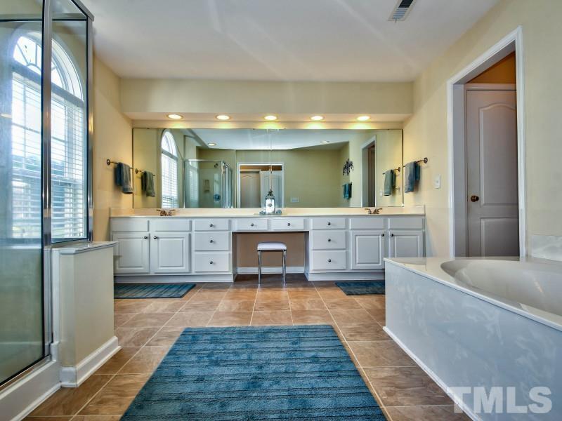 5412 Glorietta Circle Raleigh, NC 27613 - Photo 14 of 29 Gallery Image 14