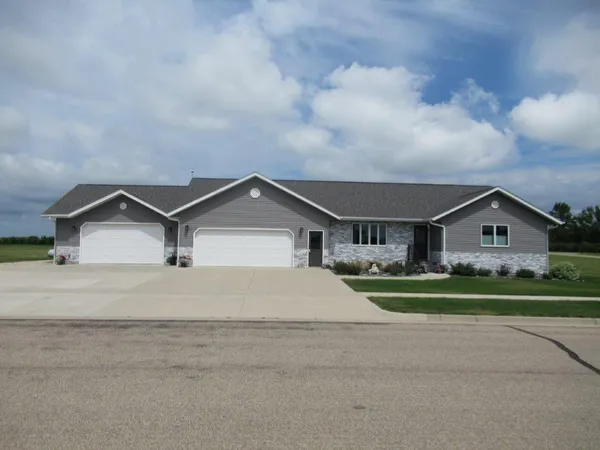 $499,900 | 510 Hill Crest Street, Edgerton, MN 56128
