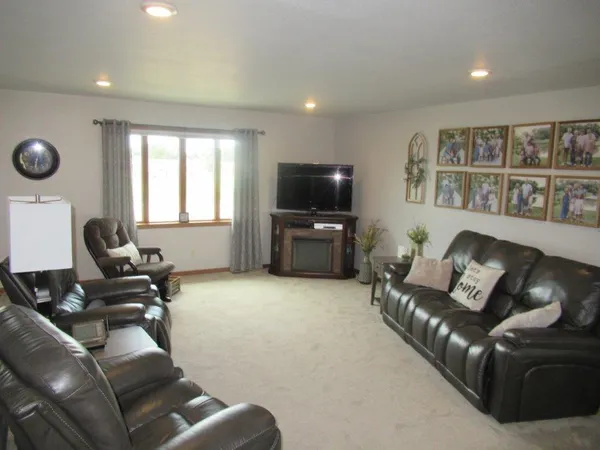 $499,900 | 510 Hill Crest Street, Edgerton, MN 56128
