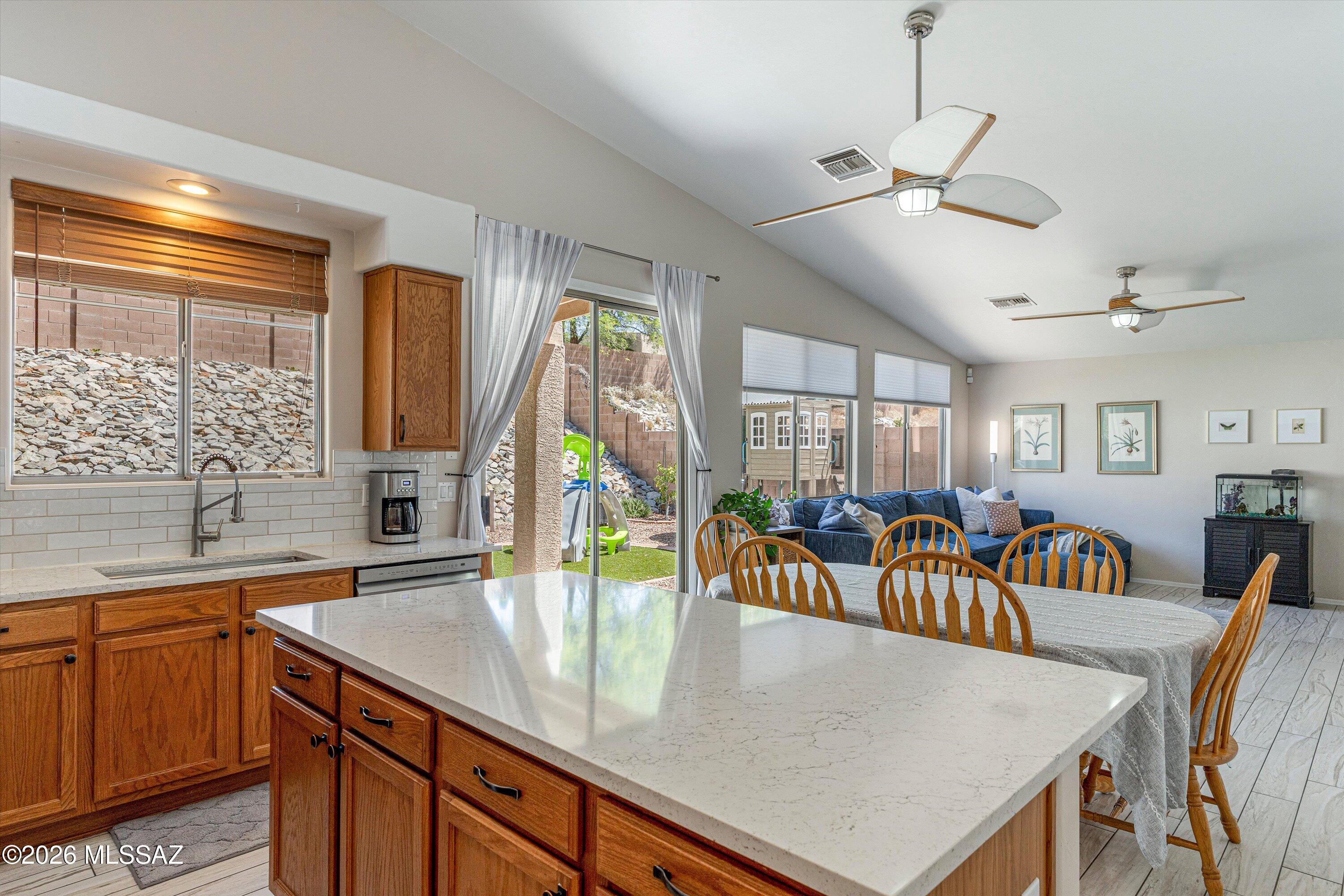 356 West Plateau Road Tucson, AZ 85737 - Photo 8 of 38