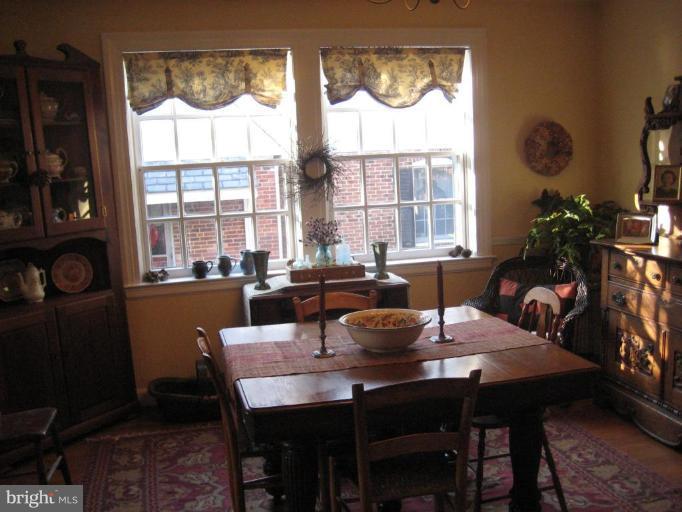 824 Kingston Road Baltimore, MD 21212 - Photo 3 of 11 Dining Room