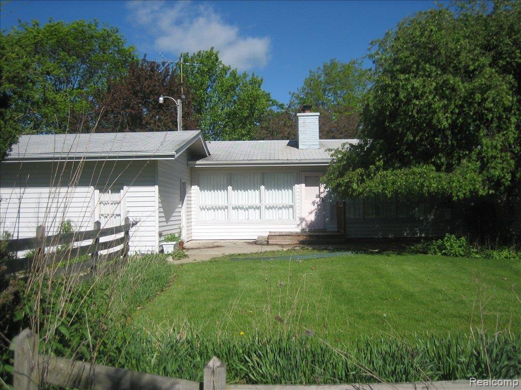 2105 Bowman Road back of house