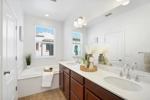 $999,888 | 61 Montecito Vista Drive, Unit 6, San Jose, CA 95111