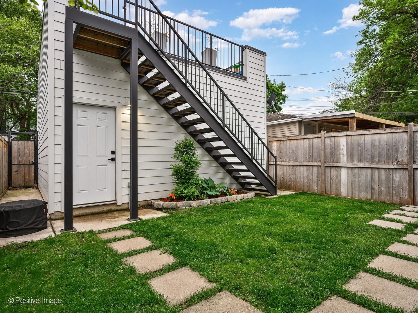 2153 West Fletcher Street Chicago, IL 60618 - Photo 38 of 41