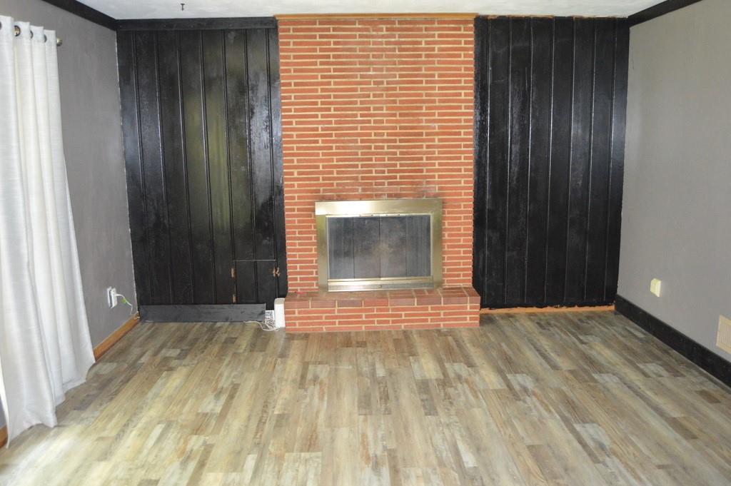 11403 Orchard Road Kansas City, MO 64134 - Photo 3 of 16