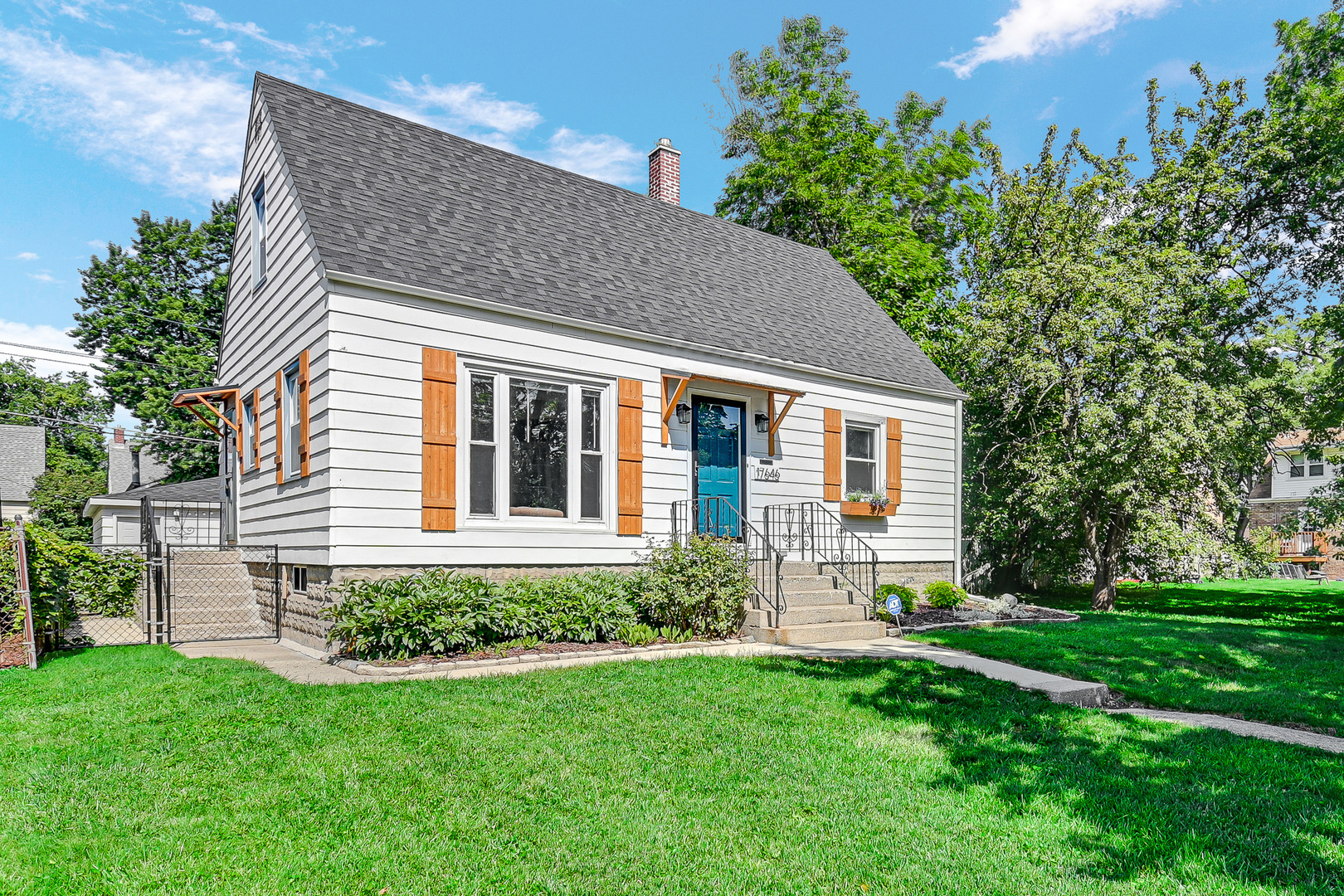 17646 State Line Avenue Lansing, IL 60438 - Photo 1 of 18