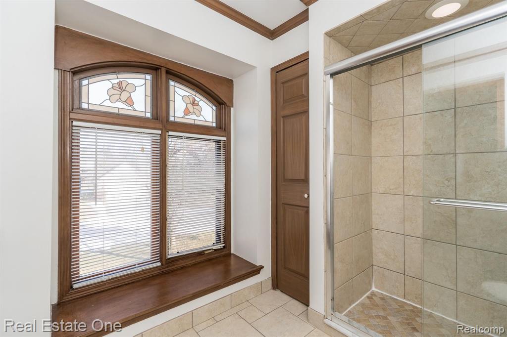 327 Silvervale Drive Rochester, MI 48309 - Photo 19 of 43