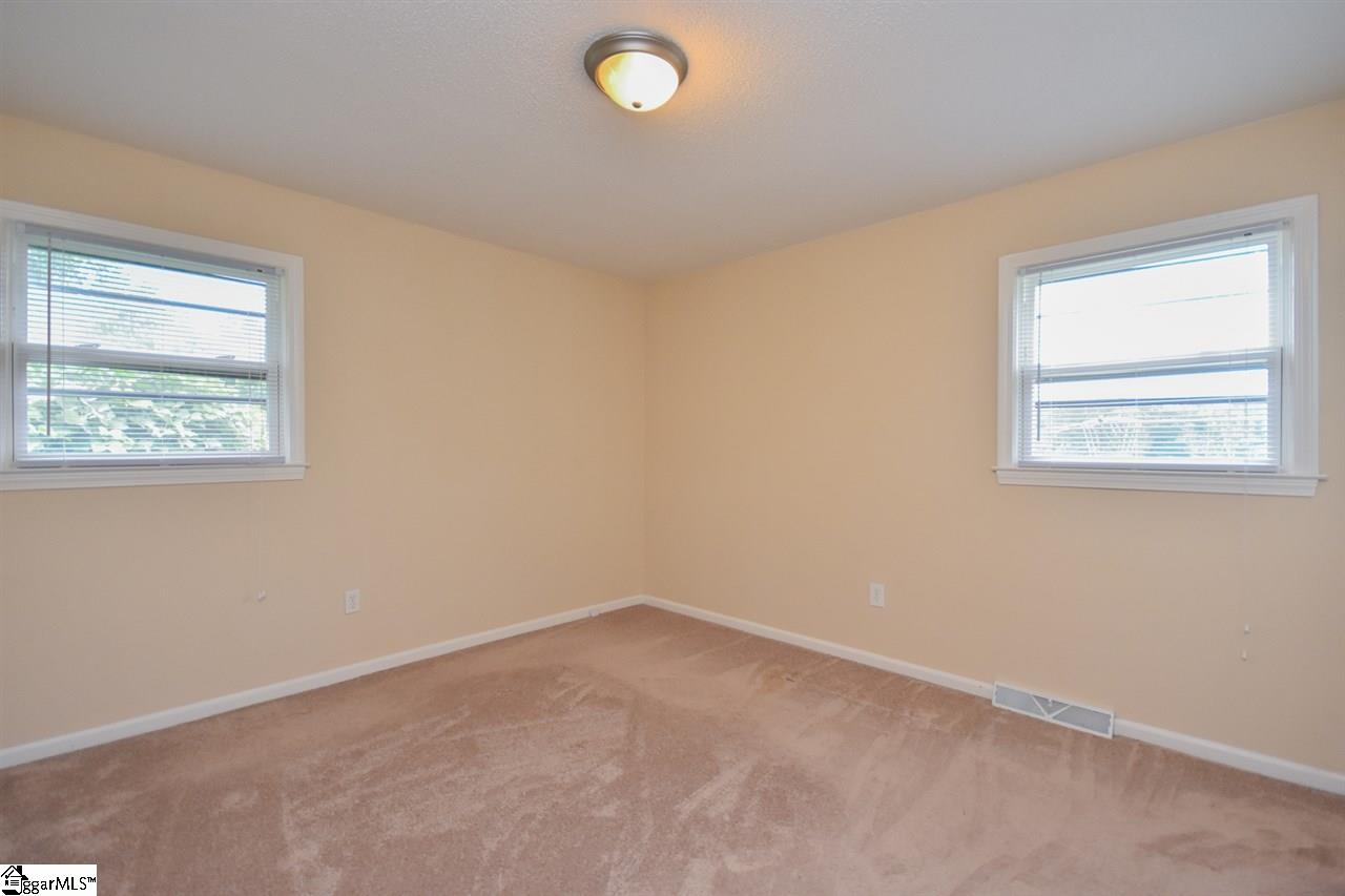 604 Westchester Road Easley, SC 29640 - Photo 12 of 29
