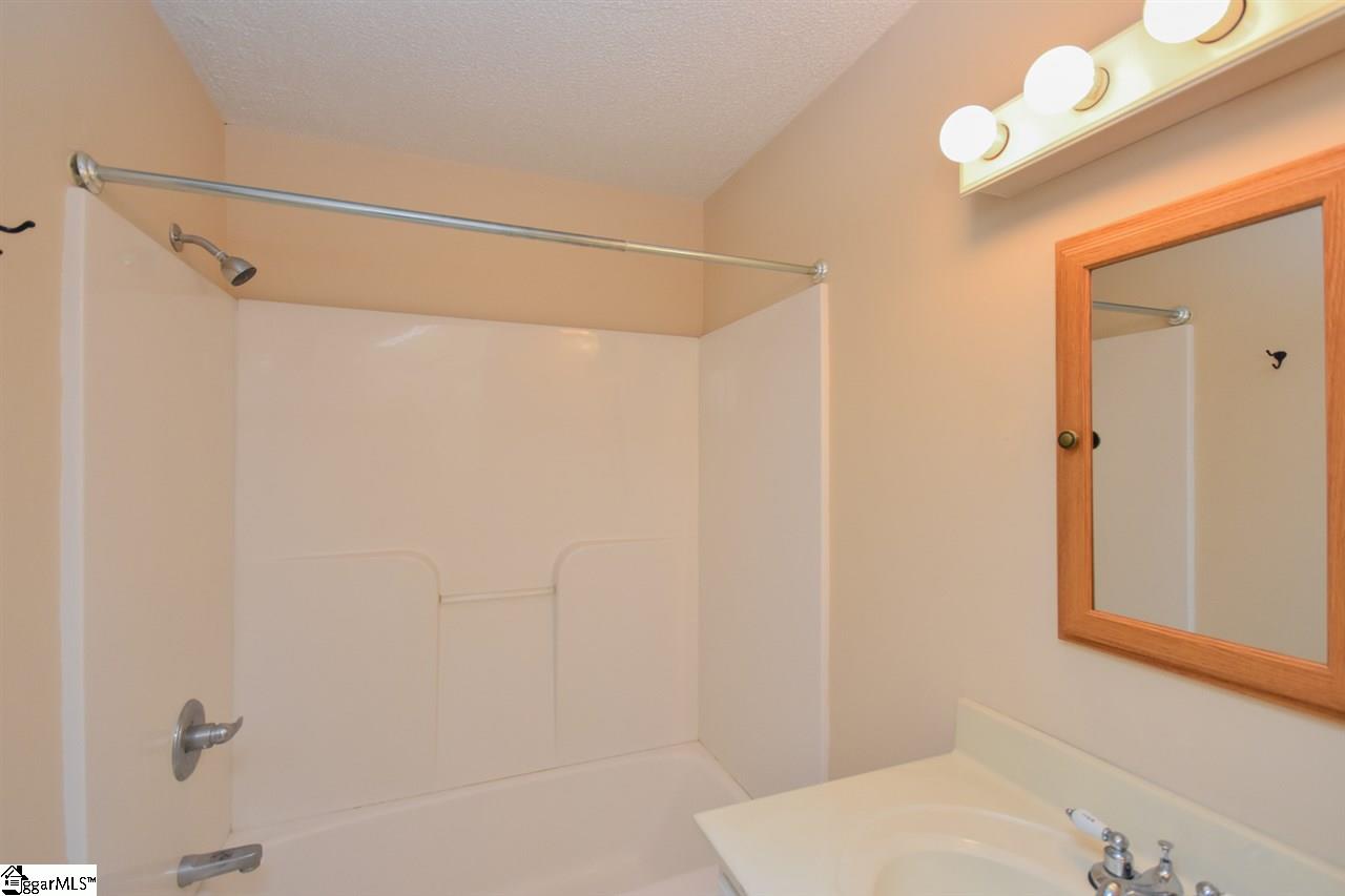 604 Westchester Road Easley, SC 29640 - Photo 13 of 29