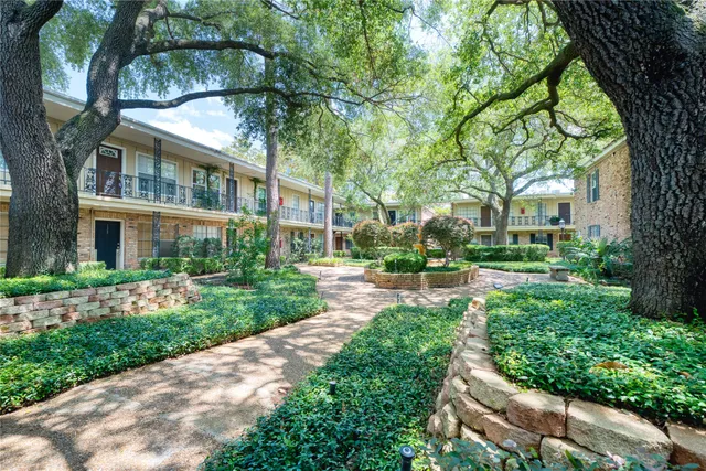 $1,600 | 3224 Timmons Lane, Unit 157, Houston, TX 77027