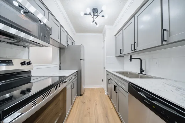 $1,600 | 3224 Timmons Lane, Unit 157, Houston, TX 77027