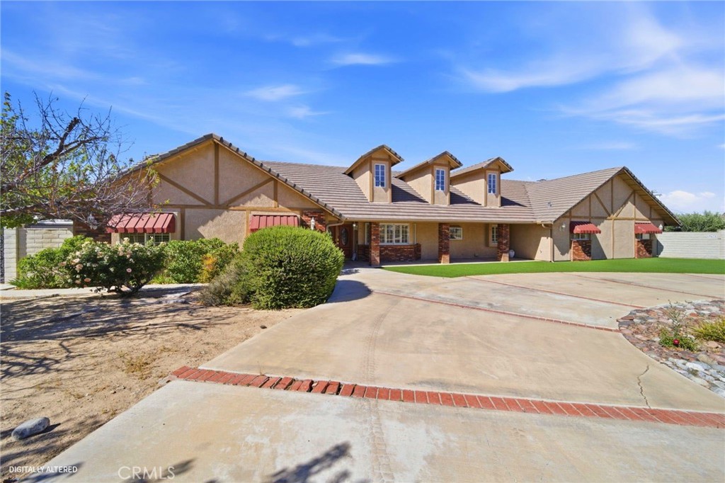 19670 Tonkawan Road Apple Valley, CA 92307 - Photo 2 of 70 Low Maintenance Yard with Artificial Turf and Drip water Lines