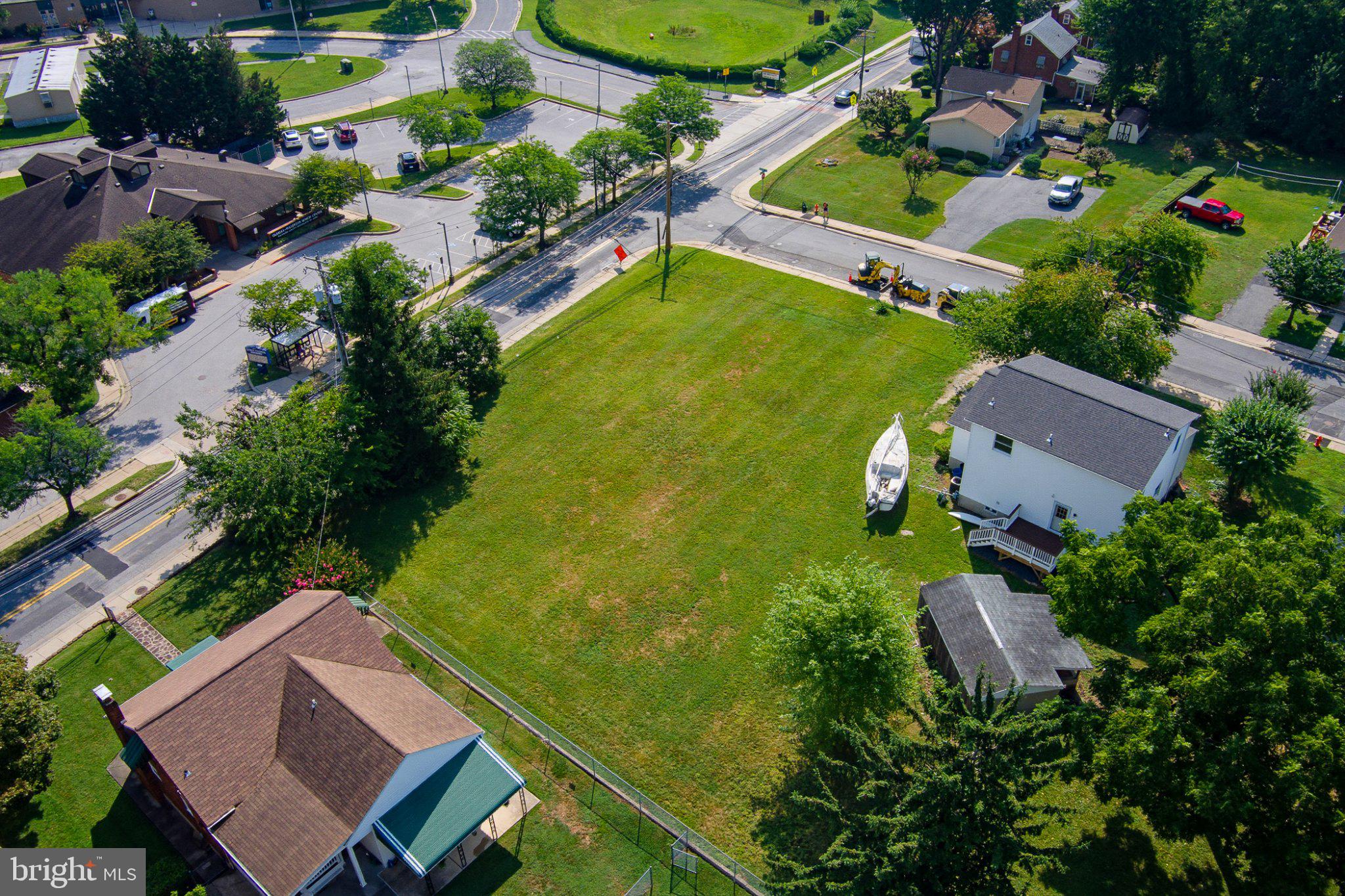 4311 Fullerton Avenue Baltimore, MD 21206 - Photo 9 of 16 Spacious lot with potential awaits!