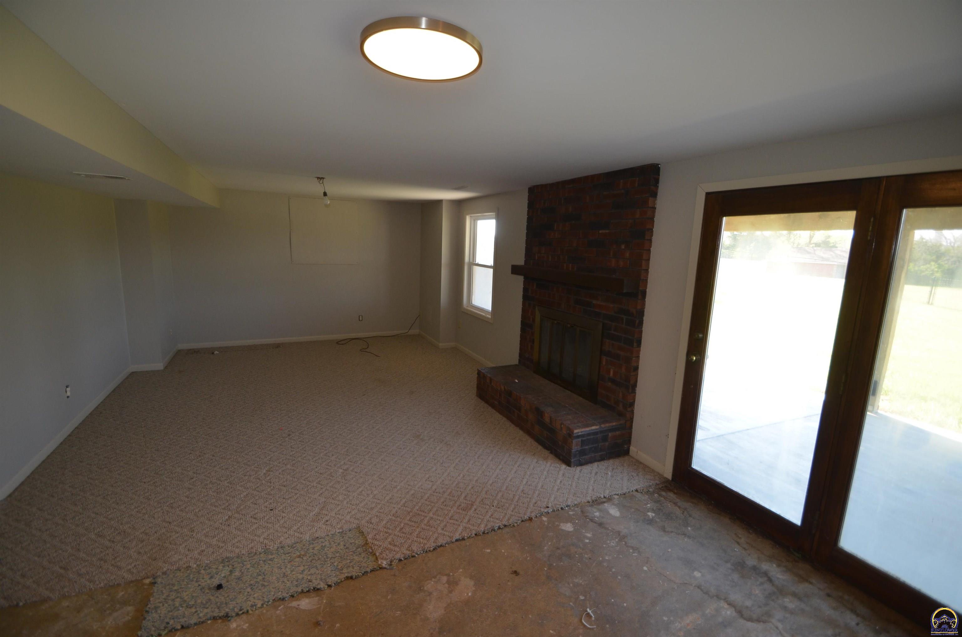 9075 Southwest 37th Street Topeka, KS 66614 - Photo 15 of 19