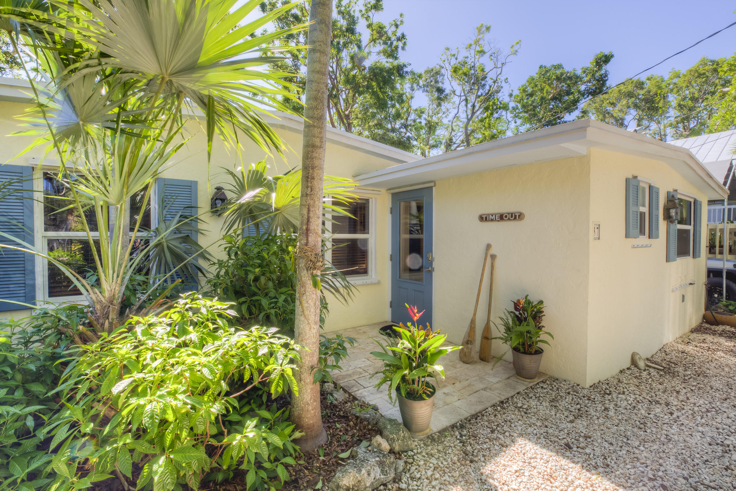 37 Dolphin Road Key Largo, FL 33037 - Photo 2 of 43 7F6A0203_4_5