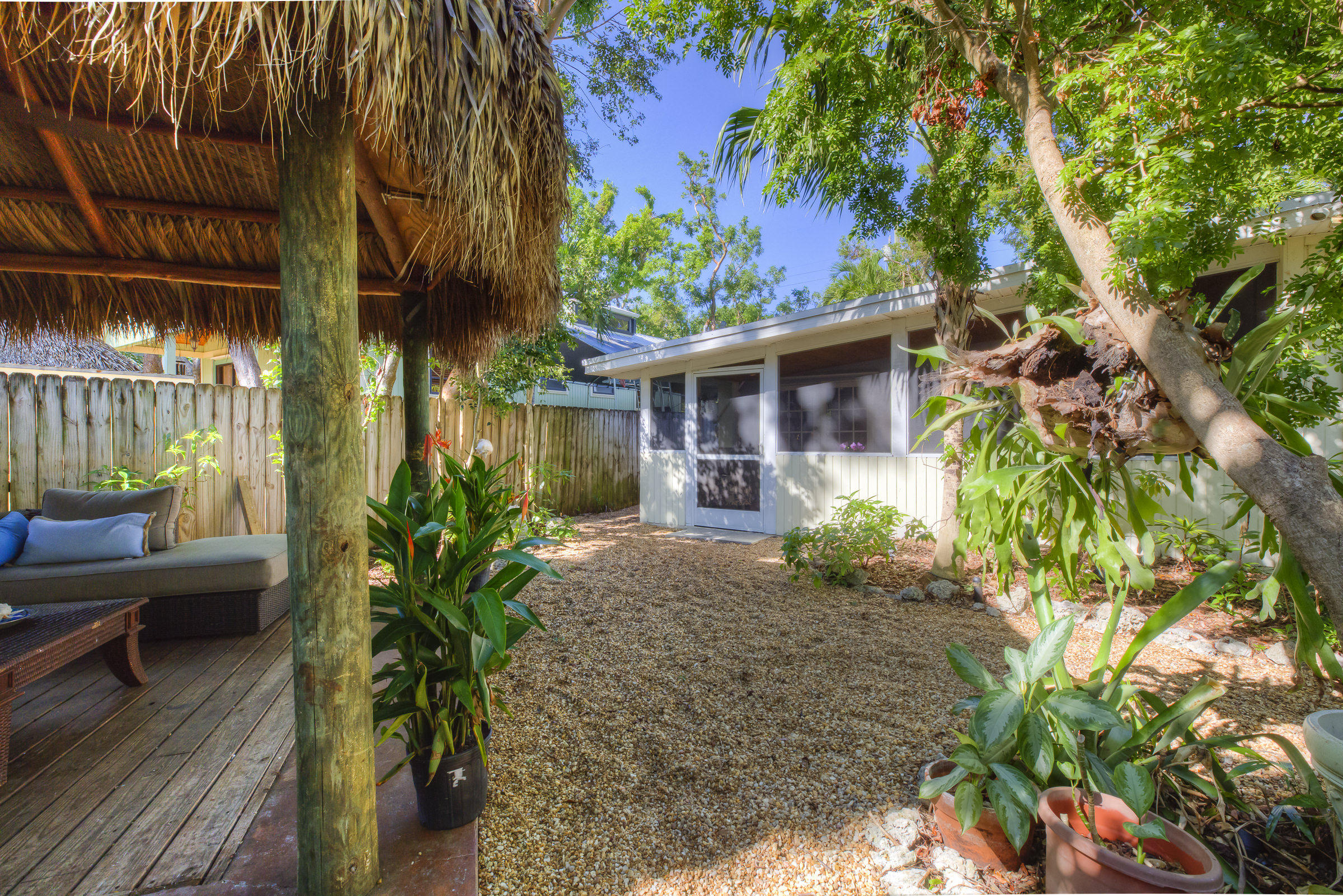 37 Dolphin Road Key Largo, FL 33037 - Photo 33 of 43 7F6A0329_30_31