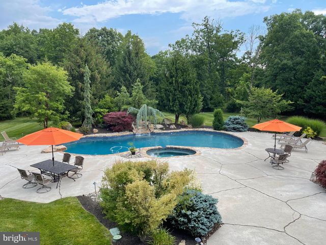$1,825,000 | 7 Firethorn Lane, Malvern, PA 19355
