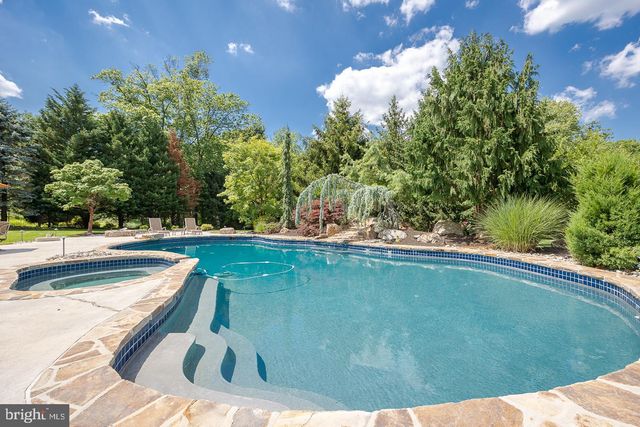 $1,825,000 | 7 Firethorn Lane, Malvern, PA 19355