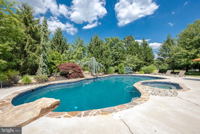 $1,825,000 | 7 Firethorn Lane, Malvern, PA 19355