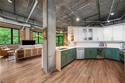 $420,000 | 3235 Roswell Road Northeast, Unit 405, Atlanta, GA 30305
