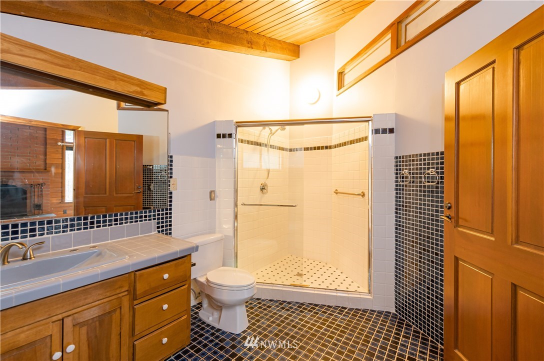 5602 Mission Road Bellingham, WA 98226 - Photo 13 of 40