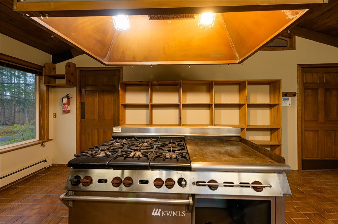 5602 Mission Road Bellingham, WA 98226 - Photo 10 of 40