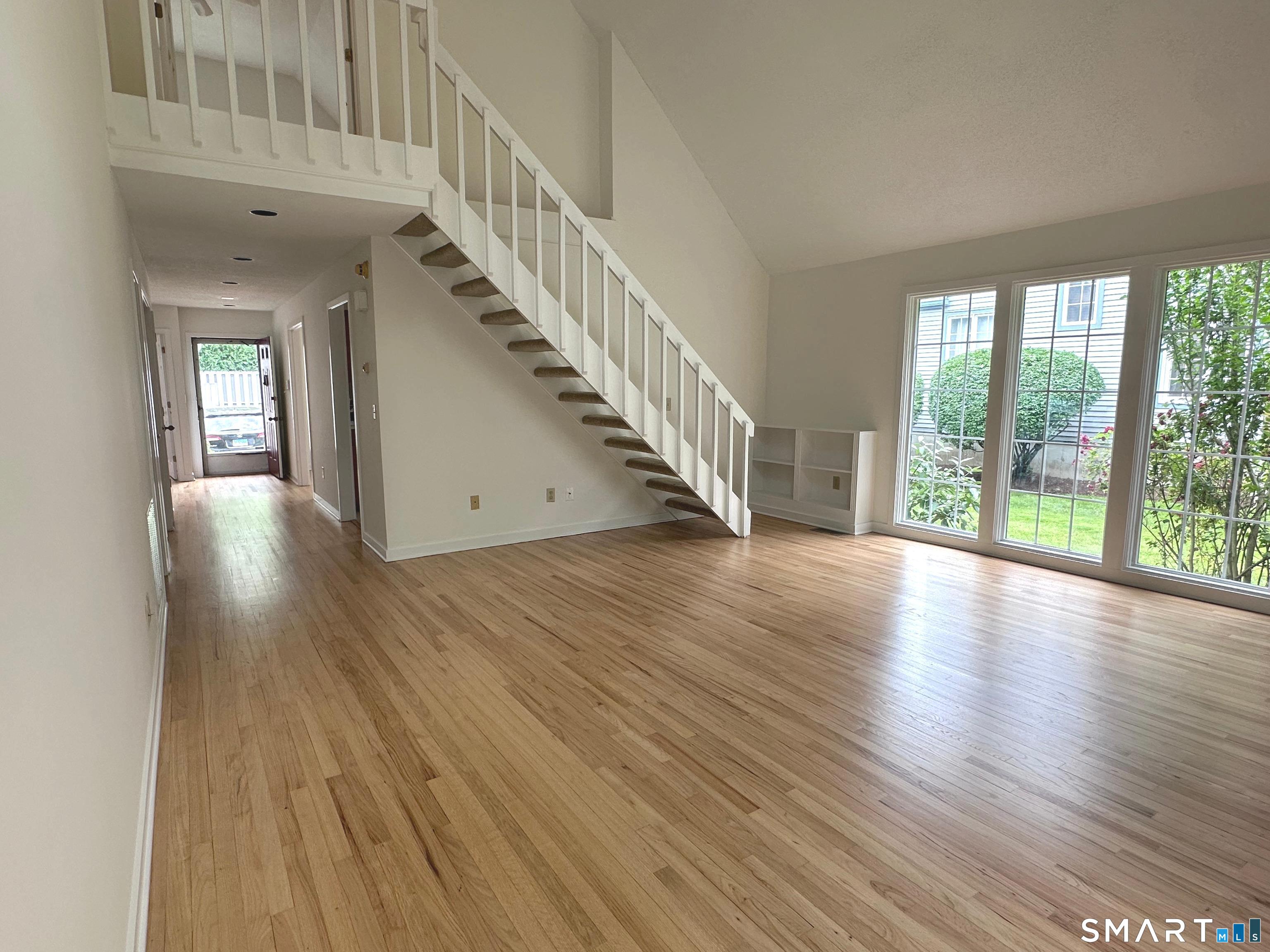 166 Glengarry Road, Unit 166 Fairfield, CT 06825 - Photo 5 of 39